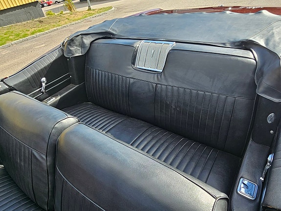 Pontiac Catalina 16 of 19
