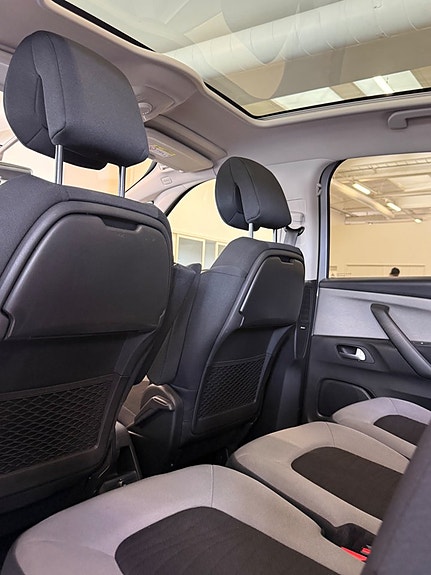 Citroen C4 Picasso 21 of 29