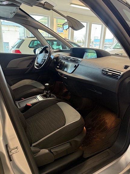 Citroen C4 Picasso 11 of 29