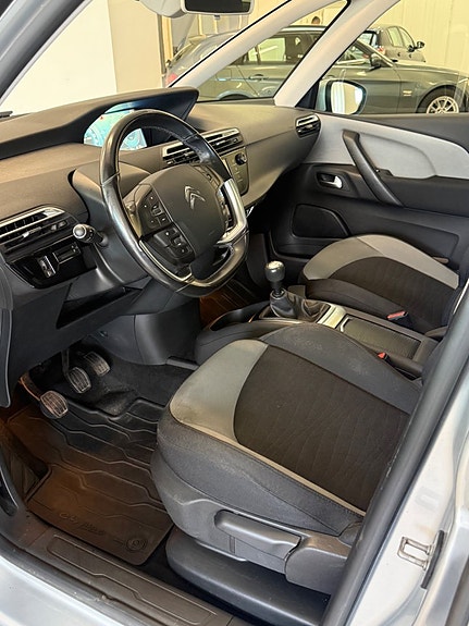 Citroen C4 Picasso 19 of 29