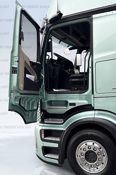 Mercedes-Benz eActros 600 ls 6x2 ProCabin  Boogie 7 of 19
