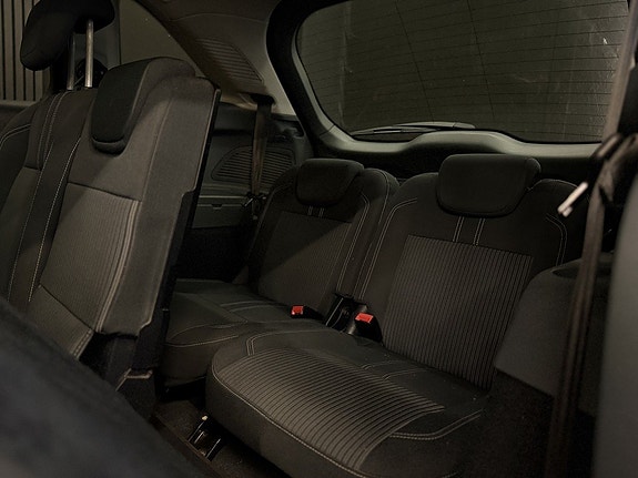 Ford Grand C-MAX 12 of 26