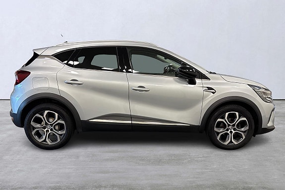 Renault Captur 3 of 18