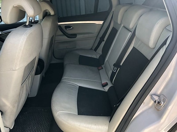 Saab 9-3 6 of 8
