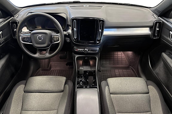 Volvo XC40 9 of 20