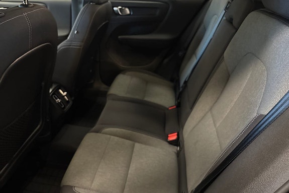 Volvo XC40 12 of 20
