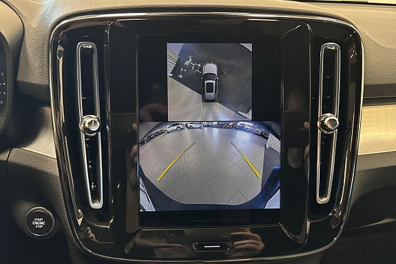 Volvo XC40 15 of 20