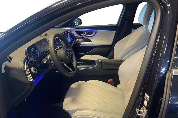 Mercedes-Benz E300 de 8 of 17
