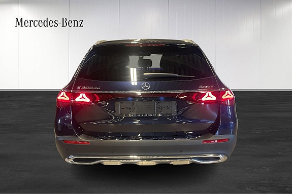 Mercedes-Benz E300 de 15 of 17