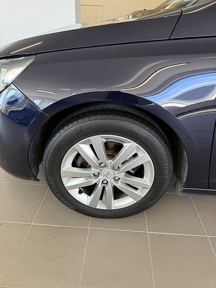 Peugeot 308 18 of 30
