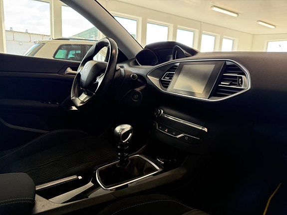 Peugeot 308 11 of 30