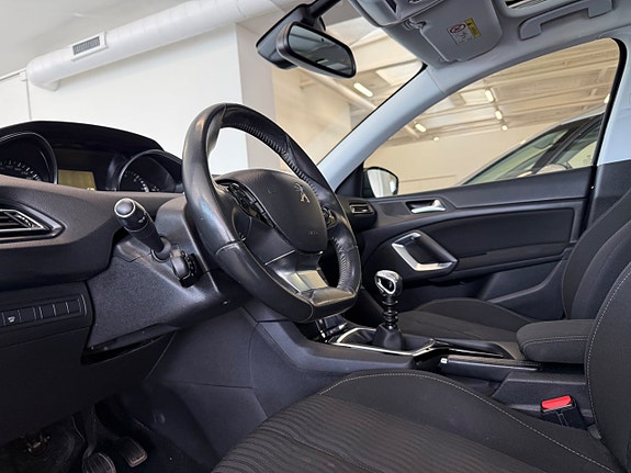 Peugeot 308 13 of 30