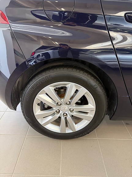 Peugeot 308 23 of 30