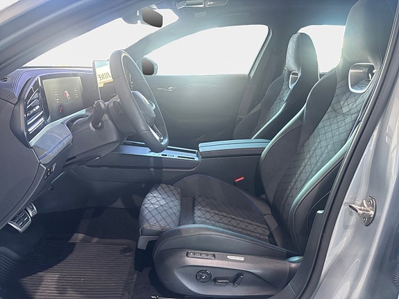 Volkswagen Passat 10 of 14