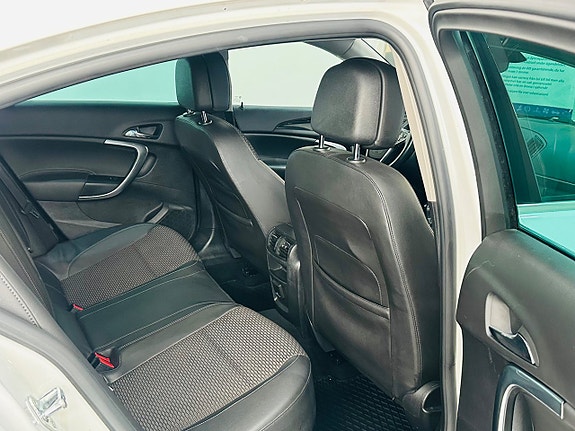 Opel Insignia 16 of 24