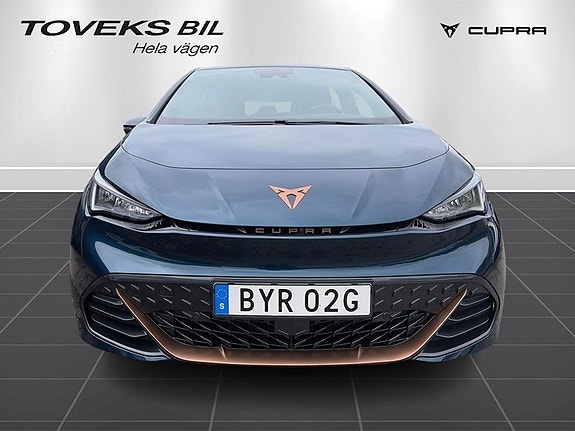 Cupra Born 7 of 21