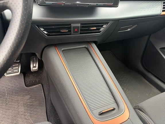 Cupra Born 12 of 21