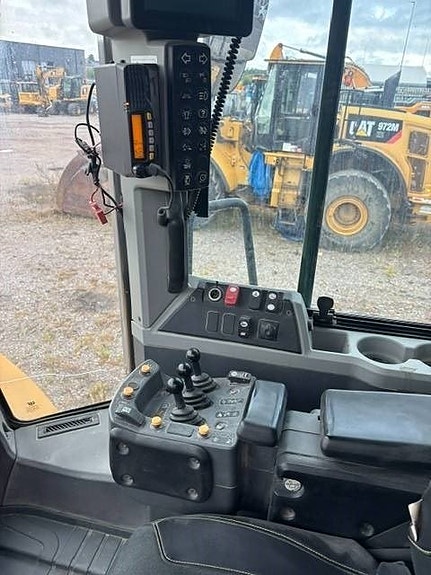 CAT 972 M 5 of 11