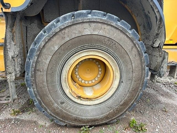 CAT 972 M 9 of 11