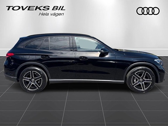 Mercedes-Benz GLC220 d 2 of 27