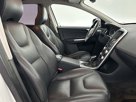 Volvo XC60 14 of 19
