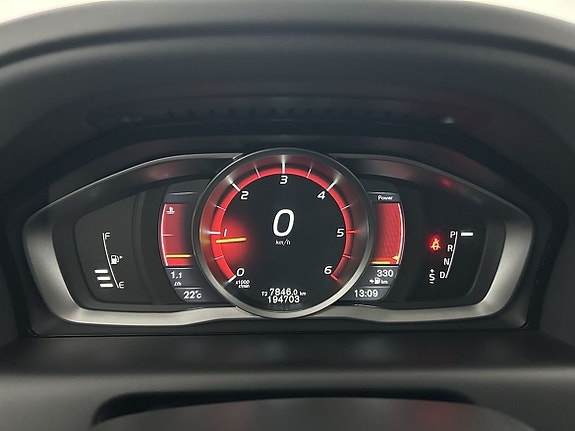 Volvo XC60 15 of 19