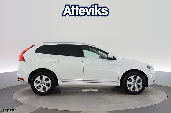 Volvo XC60 2 of 19