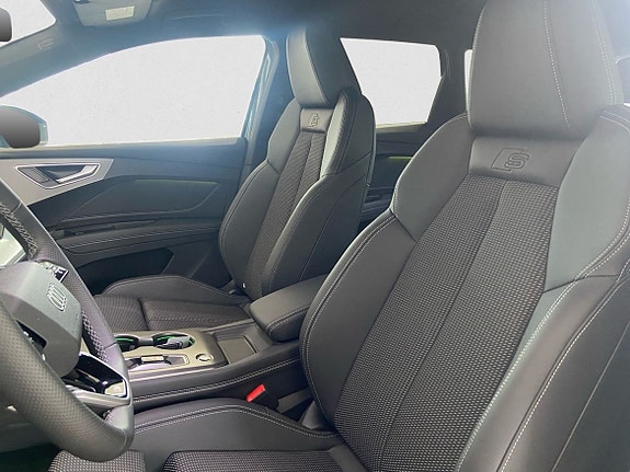Audi Q4 e-tron 7 of 17