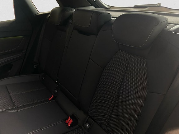 Audi Q4 e-tron 12 of 17
