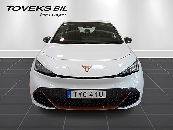 Cupra Born 2 of 11