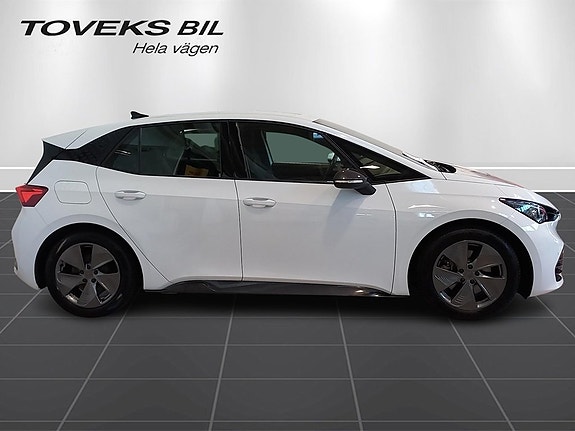 Cupra Born 4 of 11