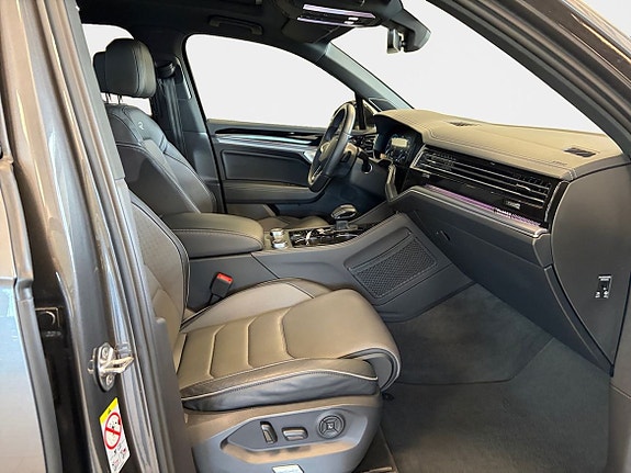 Volkswagen Touareg 15 of 15