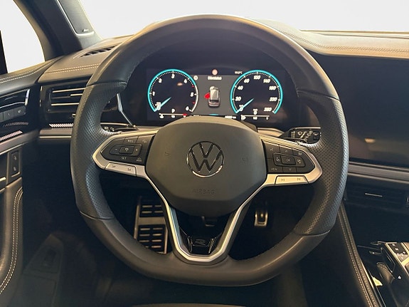 Volkswagen Touareg 12 of 15