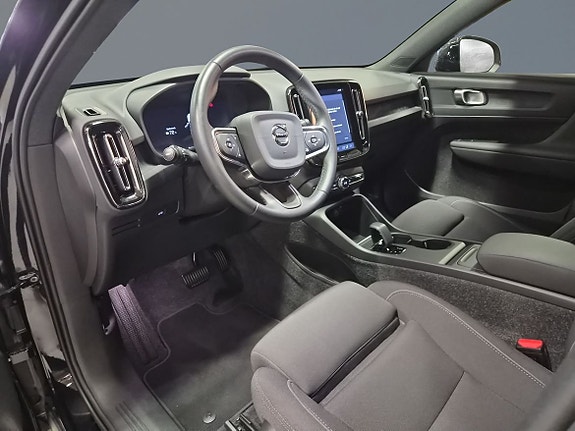 Volvo EX40 5 of 11