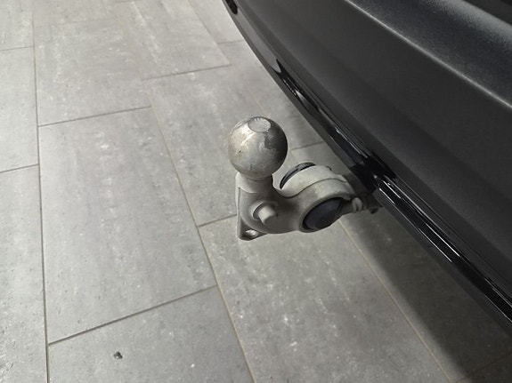 Volvo EX40 10 of 11