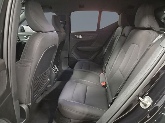 Volvo EX40 8 of 11