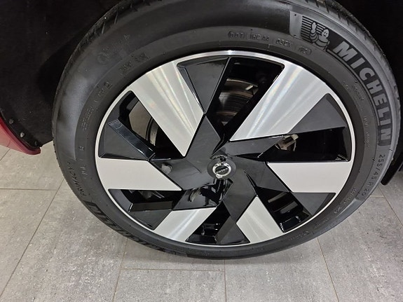Volvo XC60 10 of 14