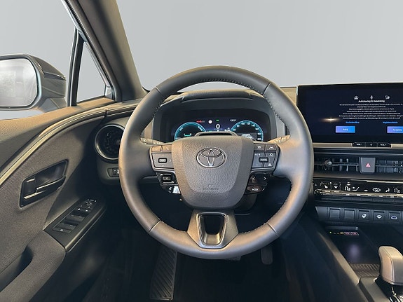 Toyota C-HR 10 of 15