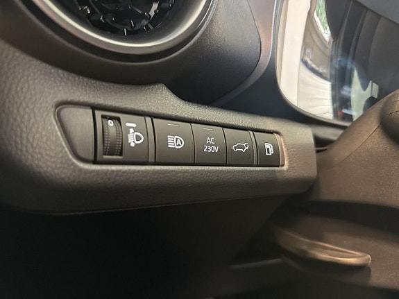 Toyota C-HR 15 of 15