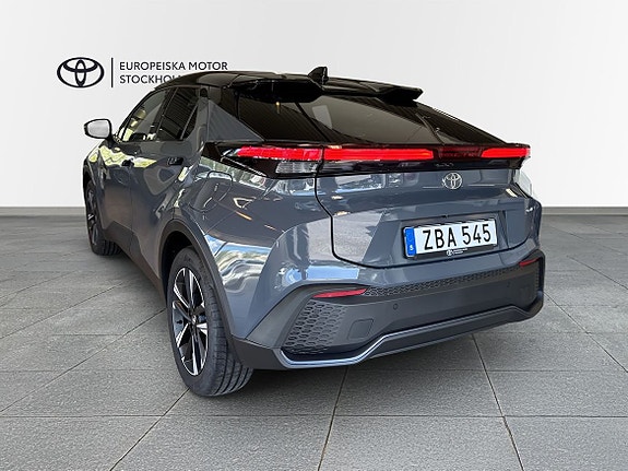 Toyota C-HR 3 of 15