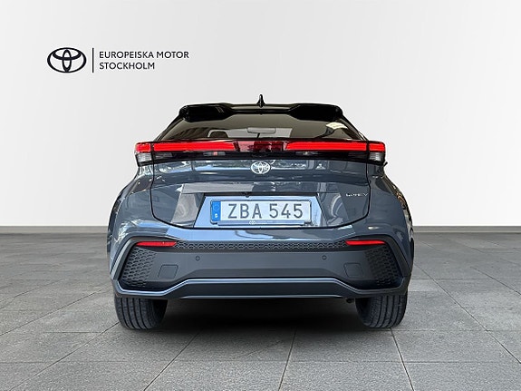 Toyota C-HR 5 of 15
