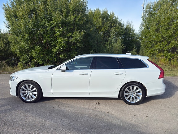 Volvo V90 2 of 8