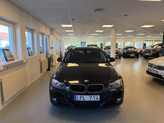 BMW 320d 4 of 30