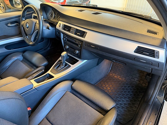 BMW 320d 20 of 30