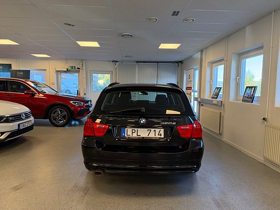 BMW 320d 9 of 30