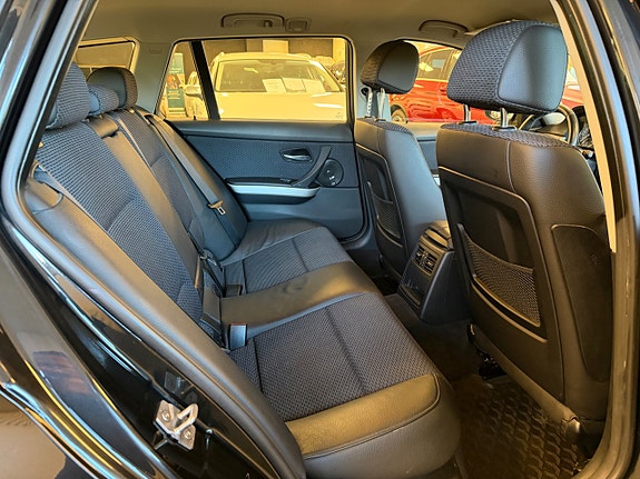 BMW 320d 19 of 30