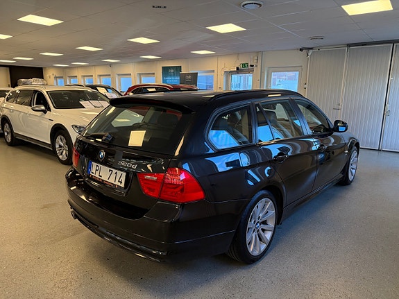 BMW 320d 10 of 30