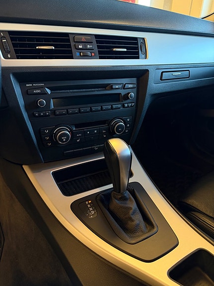BMW 320d 25 of 30