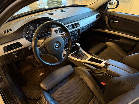 BMW 320d 14 of 30