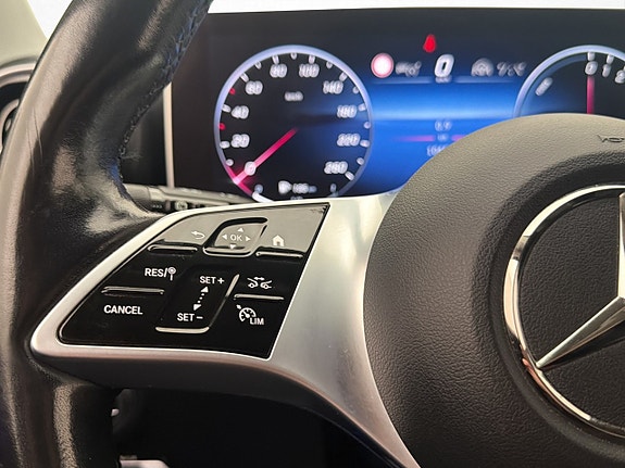 Mercedes-Benz C300 20 of 30